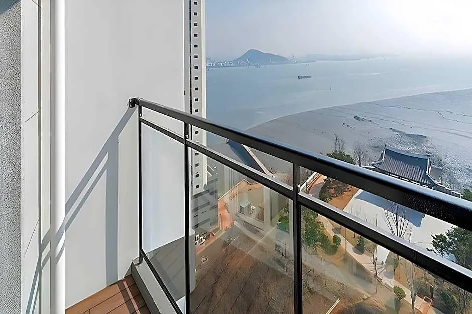 Yeongjongdo Air Sky Hotel Incheon Airport 4*,